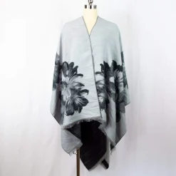 Poncho Bryone | Laura Vita Store