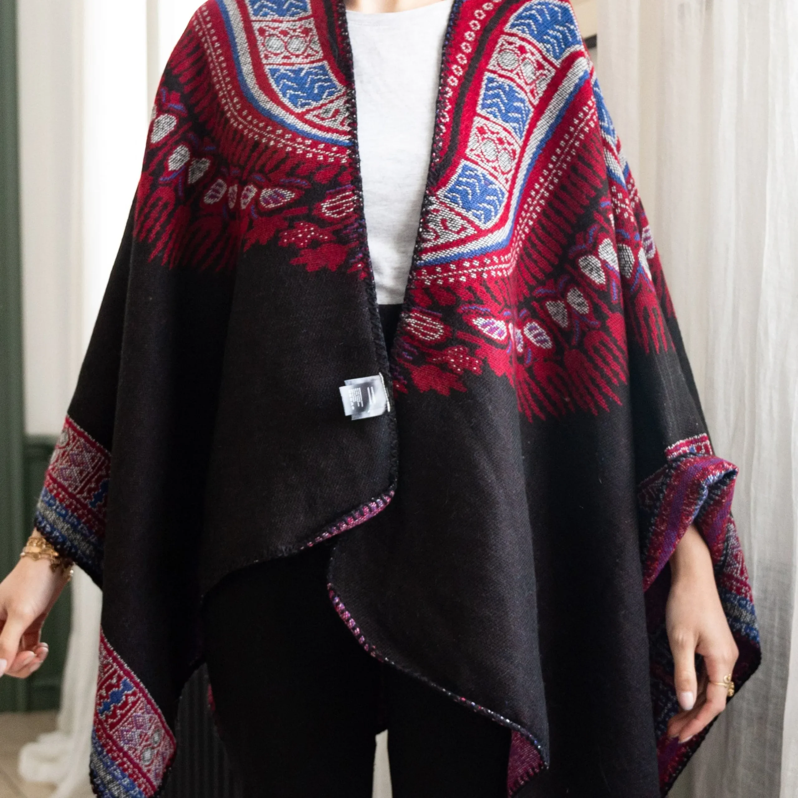 Poncho Pluma | Laura Vita Hot