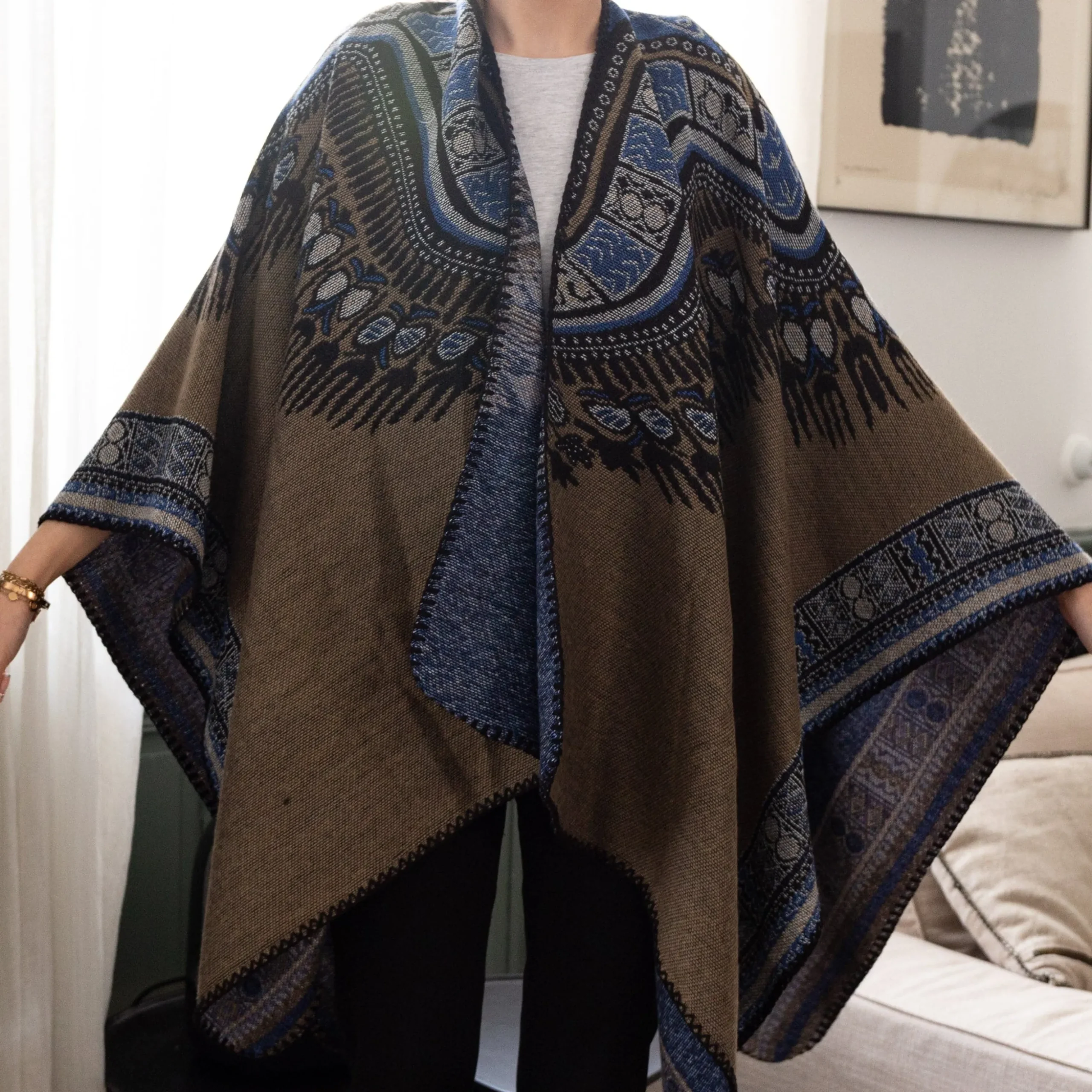 Poncho Pluma | Laura Vita Hot